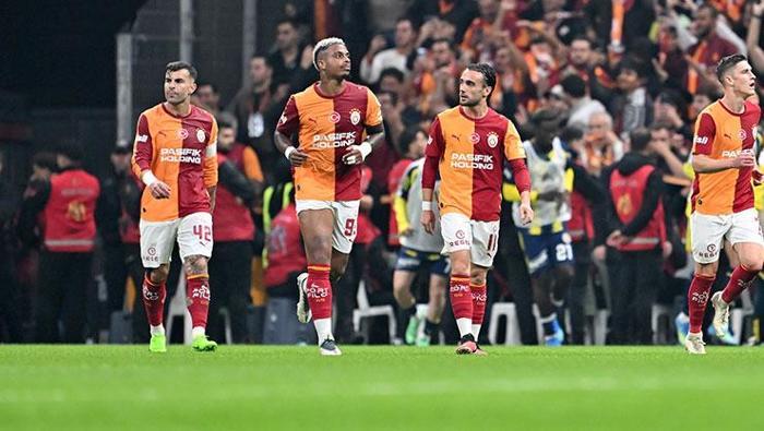Galatasaray'dan maç sonu art arda göndermeli paylaşımlar! 'Klasikleşen galibiyet' 4 Galatasaray'dan maç sonu art arda göndermeli paylaşımlar! 'Klasikleşen galibiyet'