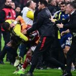 gozler-galatasaray-fenerbahce-derbisinin-faturasinda-kim-ne-kadar-ceza-alacak-5-WBR9cAR7.jpg