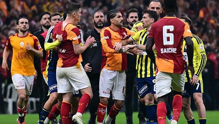 ‘Hiçbir şey yapmadı, yapamadı’ Galatasaray-Fenerbahçe derbisi için şok yorum ‘Sakin olan kazandı’