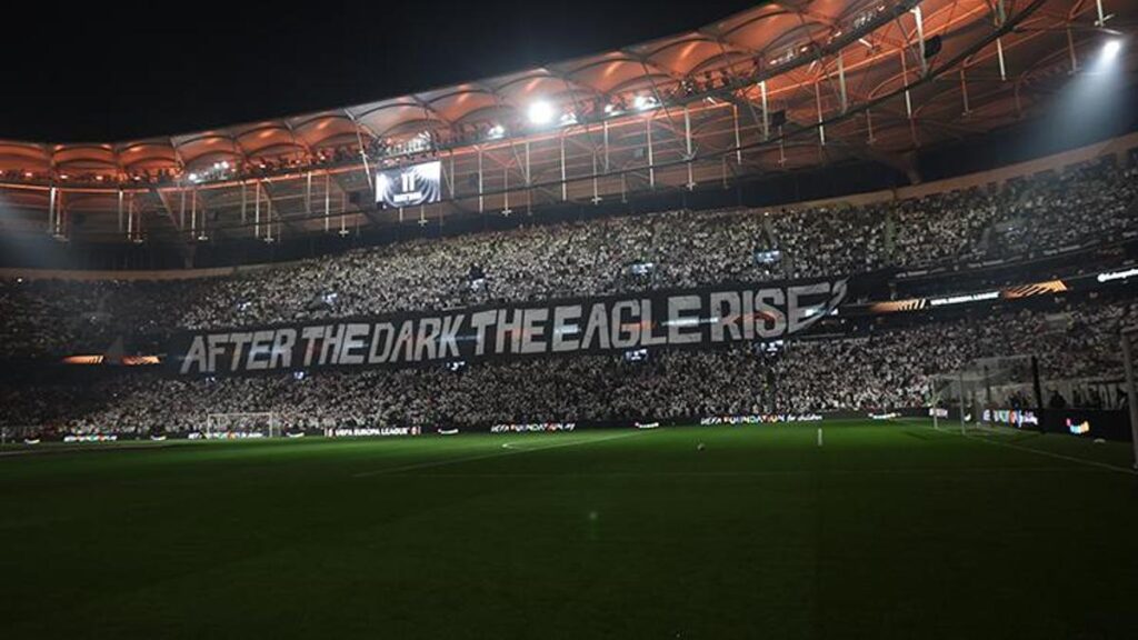 ingilizler-besiktas-taraftarina-hayran-kaldi-rV3biy2h.jpg