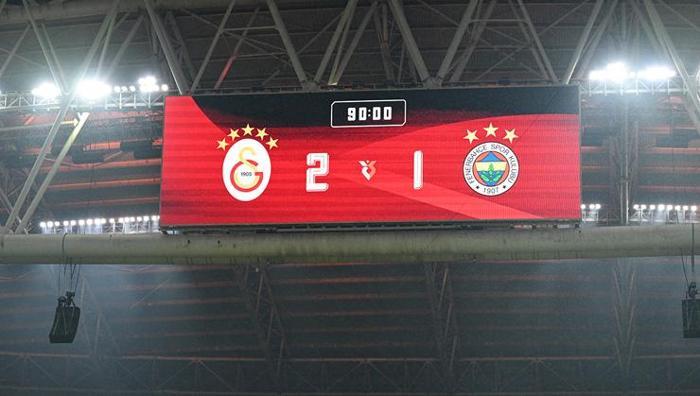 'İsmail hoca, bugün bırak abi' Galatasaray-Fenerbahçe derbisine damga vuran sözler: Üç pas yapamadı 3 'İsmail hoca, bugün bırak abi' Galatasaray-Fenerbahçe derbisine damga vuran sözler: Üç pas yapamadı