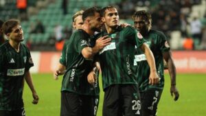 kocaelispor-ziraat-turkiye-kupasinda-3-golle-turladi-Aw6VKADY.jpg