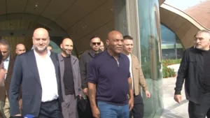 mike-tysondan-galatasaray-fenerbahce-derbisi-cevabi-C2iwYnMs.webp