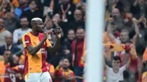 osimhen-fenerbahce-maclarini-bos-gecmiyor-5-golunu-kaydetti-Iw1F7gcp.webp