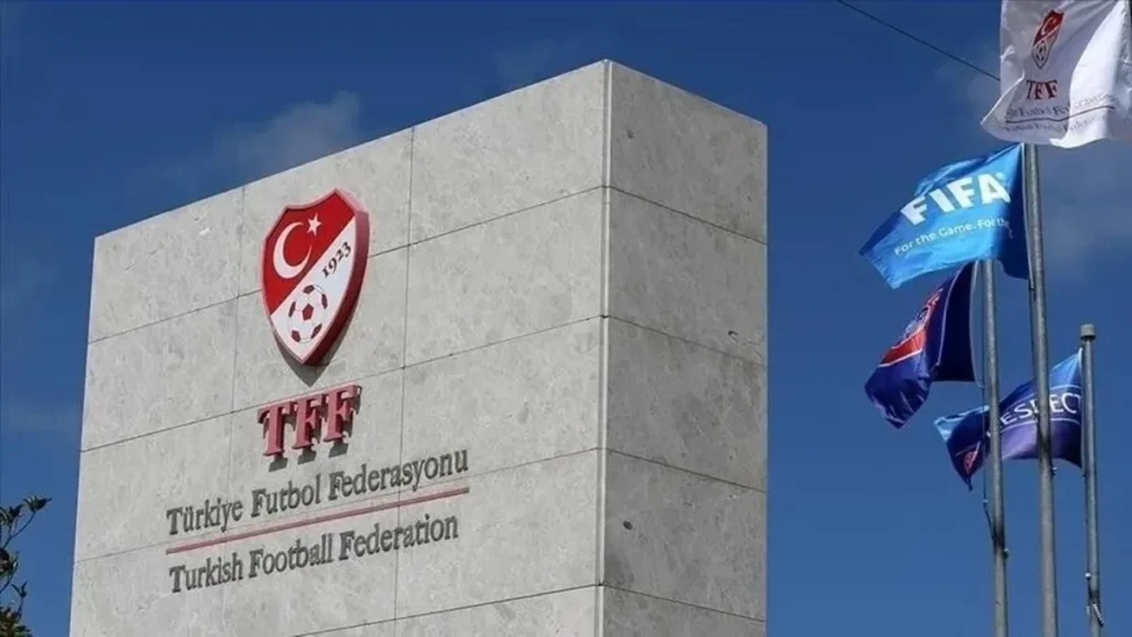 pfdk-4-buyuklere-ceza-yagdirdi-UJKGKjm1.webp