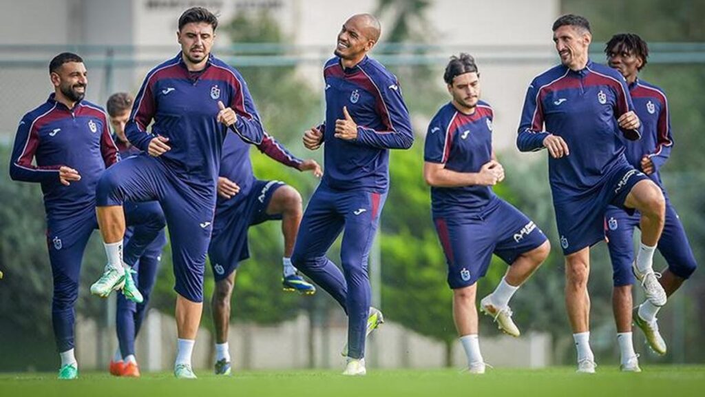 trabzonspor-caykur-rizespor-hazirliklarini-surdurdu-ZnxSt4cM.jpg