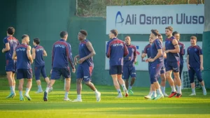 trabzonspor-karadeniz-derbisi-oncesi-hazirliklarini-tamamladi-l9JhzVmq.webp
