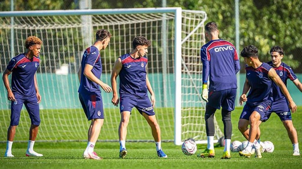 trabzonspor-rizespor-maci-hazirliklarina-basladi-yYuSjK3k.jpg