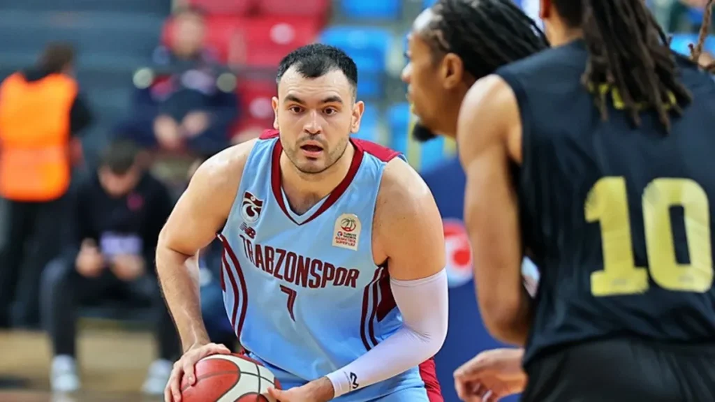 trabzonspor-son-ceyrekte-yikildi-90-93-ukjECbxd.webp