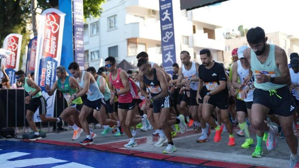 ulker-lefkosa-yari-maratonu-kosuldu-AQ99kT4n.jpg