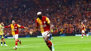 victor-osimhen-ben-bu-kulubu-seviyorum-SYr9zLgD.webp
